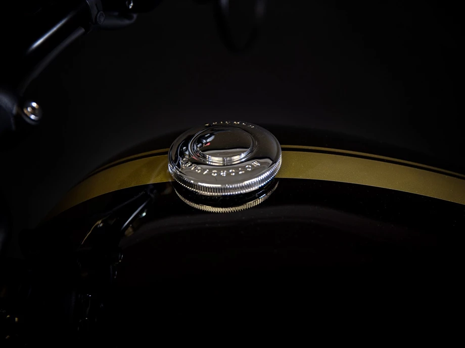 Umbgebautes Motorrad Triumph Bonneville Bobber Black Bild 2: Umbgebautes Motorrad Triumph Bonneville Bobber Black
