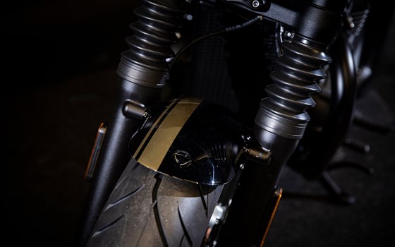 Umgebautes Motorrad Triumph Bonneville Bobber Black von Triumph Emsland - Hertrampf Racing - Bild 12 Umgebautes Motorrad Triumph Bonneville Bobber Black von Triumph Emsland - Hertrampf Racing - Bild 12