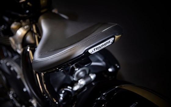 Umgebautes Motorrad Triumph Bonneville Bobber Black von Triumph Emsland - Hertrampf Racing - Bild 16 Umgebautes Motorrad Triumph Bonneville Bobber Black von Triumph Emsland - Hertrampf Racing - Bild 16