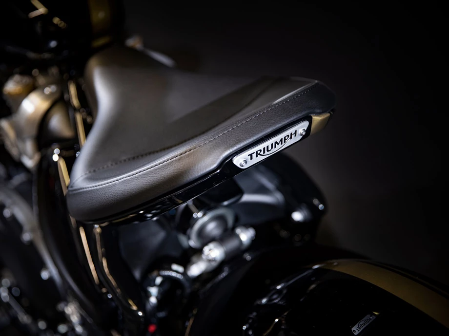 Umbgebautes Motorrad Triumph Bonneville Bobber Black Bild 16: Umbgebautes Motorrad Triumph Bonneville Bobber Black