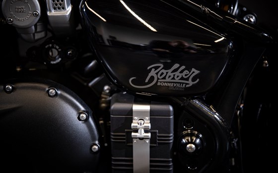 Umgebautes Motorrad Triumph Bonneville Bobber Black von Triumph Emsland - Hertrampf Racing - Bild 20 Umgebautes Motorrad Triumph Bonneville Bobber Black von Triumph Emsland - Hertrampf Racing - Bild 20