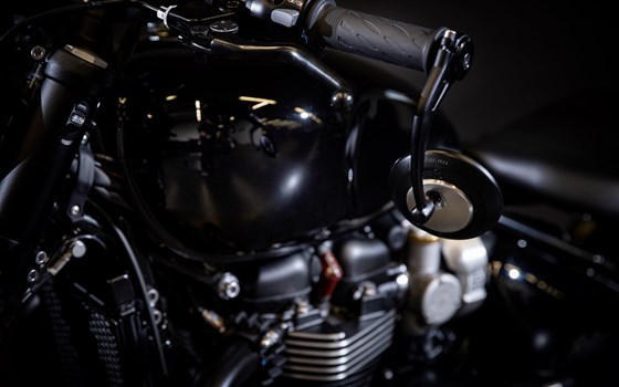 Umgebautes Motorrad Triumph Bonneville Bobber Black von Triumph Emsland - Hertrampf Racing - Bild 26 Umgebautes Motorrad Triumph Bonneville Bobber Black von Triumph Emsland - Hertrampf Racing - Bild 26