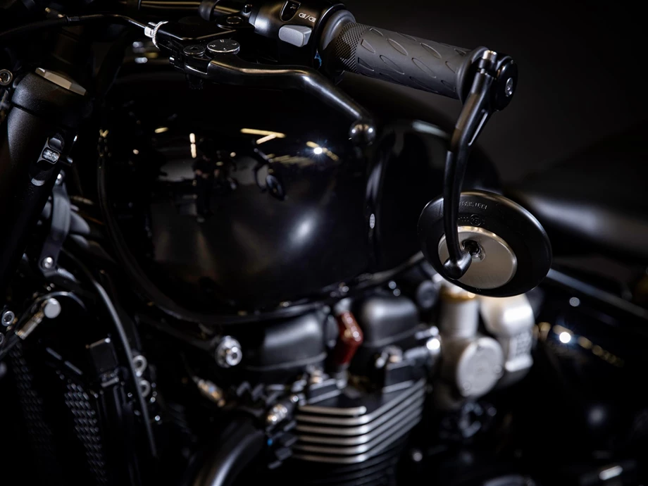 Umbgebautes Motorrad Triumph Bonneville Bobber Black Bild 26: Umbgebautes Motorrad Triumph Bonneville Bobber Black