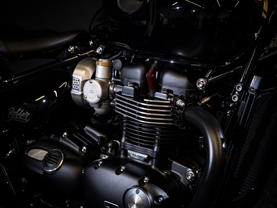 Umbgebautes Motorrad Triumph Bonneville Bobber Black Bild 27: Umbgebautes Motorrad Triumph Bonneville Bobber Black