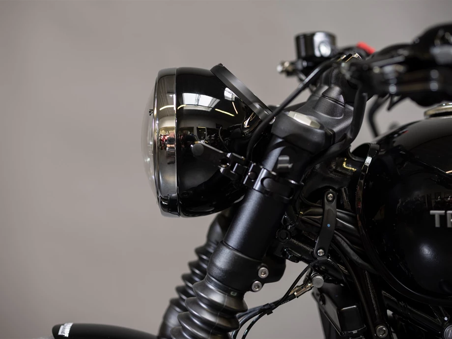 Umbgebautes Motorrad Triumph Bonneville Bobber Black Bild 29: Umbgebautes Motorrad Triumph Bonneville Bobber Black