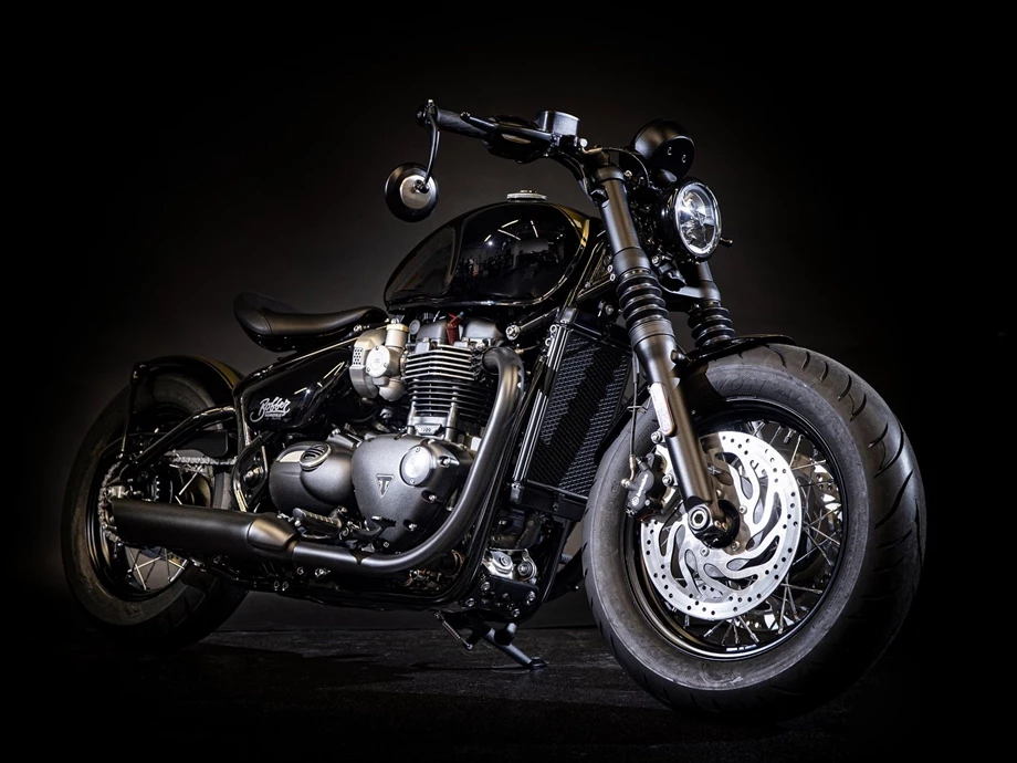 Umbgebautes Motorrad Triumph Bonneville Bobber Black Bild 6: Umbgebautes Motorrad Triumph Bonneville Bobber Black