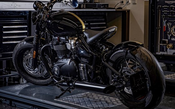 Umgebautes Motorrad Triumph Bonneville Bobber Black von Triumph Emsland - Hertrampf Racing - Bild 10 Umgebautes Motorrad Triumph Bonneville Bobber Black von Triumph Emsland - Hertrampf Racing - Bild 10