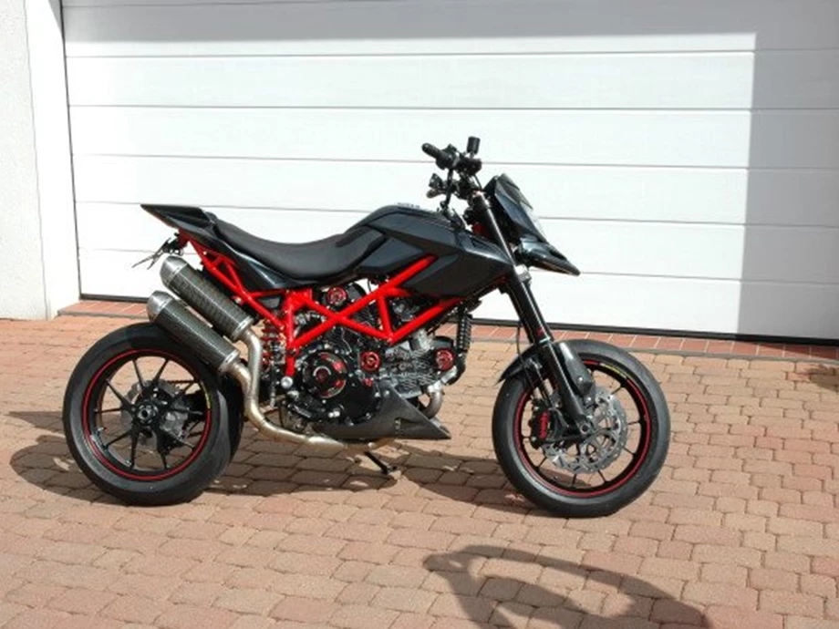 Rebuilt motorbike Ducati Hypermotard 1100 Evo SP Bild 1: Rebuilt motorbike Ducati Hypermotard 1100 Evo SP