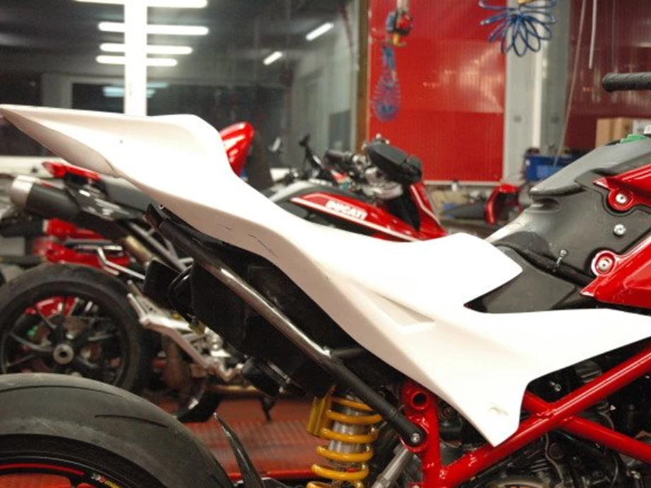 Rebuilt motorbike Ducati Hypermotard 1100 Evo SP Bild 23: Rebuilt motorbike Ducati Hypermotard 1100 Evo SP