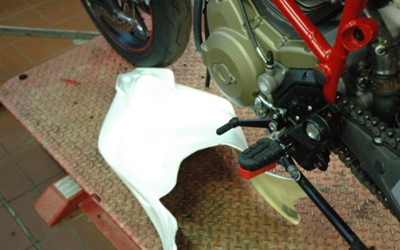 Umgebautes Motorrad Ducati Hypermotard 1100 Evo SP von Claus Carstens Zweiradhandel - Bild 24 Umgebautes Motorrad Ducati Hypermotard 1100 Evo SP von Claus Carstens Zweiradhandel - Bild 24
