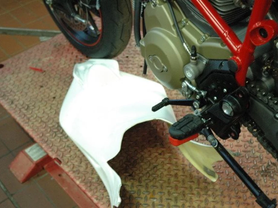 Rebuilt motorbike Ducati Hypermotard 1100 Evo SP Bild 24: Rebuilt motorbike Ducati Hypermotard 1100 Evo SP