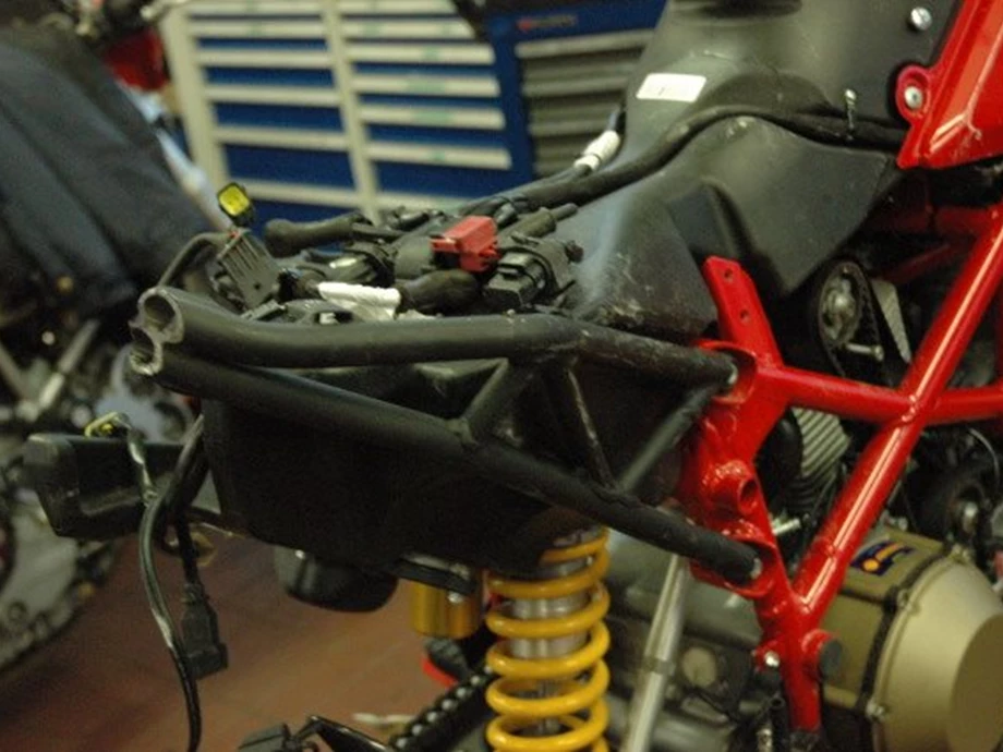 Rebuilt motorbike Ducati Hypermotard 1100 Evo SP Bild 25: Rebuilt motorbike Ducati Hypermotard 1100 Evo SP