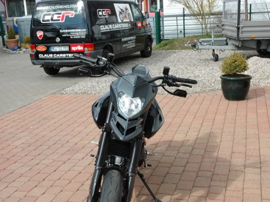Rebuilt motorbike Ducati Hypermotard 1100 Evo SP Bild 4: Rebuilt motorbike Ducati Hypermotard 1100 Evo SP