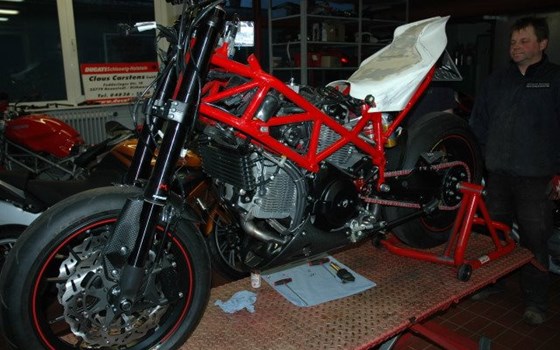 Umgebautes Motorrad Ducati Hypermotard 1100 Evo SP von Claus Carstens Zweiradhandel - Bild 27 Umgebautes Motorrad Ducati Hypermotard 1100 Evo SP von Claus Carstens Zweiradhandel - Bild 27