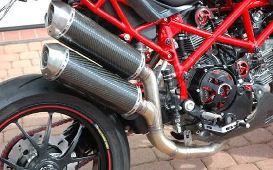 Umgebautes Motorrad Ducati Hypermotard 1100 Evo SP von Claus Carstens Zweiradhandel - Bild 8 Umgebautes Motorrad Ducati Hypermotard 1100 Evo SP von Claus Carstens Zweiradhandel - Bild 8