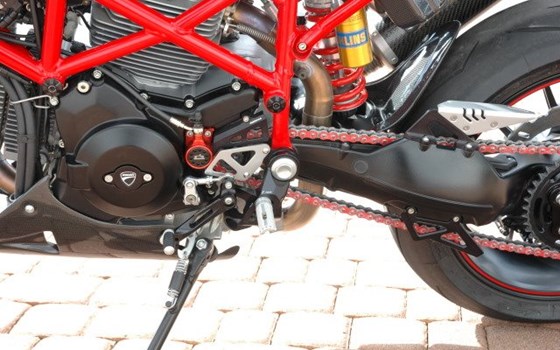 Umgebautes Motorrad Ducati Hypermotard 1100 Evo SP von Claus Carstens Zweiradhandel - Bild 12 Umgebautes Motorrad Ducati Hypermotard 1100 Evo SP von Claus Carstens Zweiradhandel - Bild 12