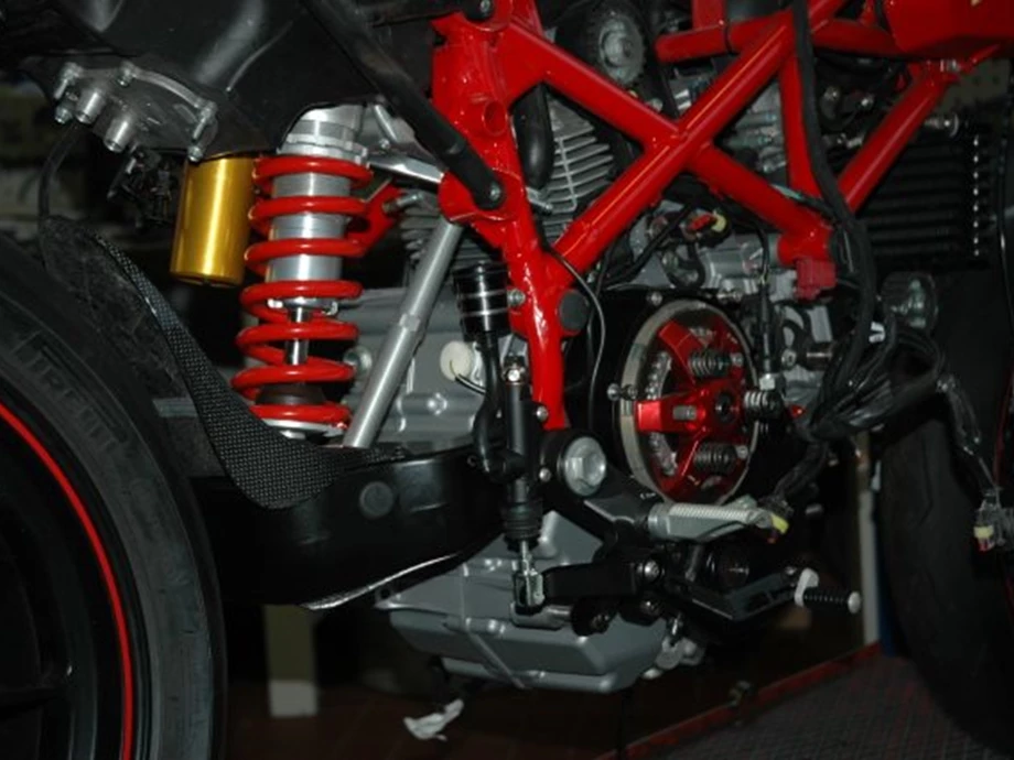 Rebuilt motorbike Ducati Hypermotard 1100 Evo SP Bild 17: Rebuilt motorbike Ducati Hypermotard 1100 Evo SP