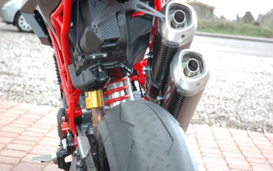Umgebautes Motorrad Ducati Hypermotard 1100 Evo SP von Claus Carstens Zweiradhandel - Bild 16 Umgebautes Motorrad Ducati Hypermotard 1100 Evo SP von Claus Carstens Zweiradhandel - Bild 16