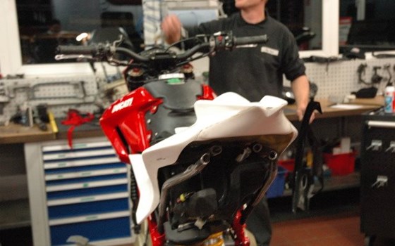 Umgebautes Motorrad Ducati Hypermotard 1100 Evo SP von Claus Carstens Zweiradhandel - Bild 20 Umgebautes Motorrad Ducati Hypermotard 1100 Evo SP von Claus Carstens Zweiradhandel - Bild 20
