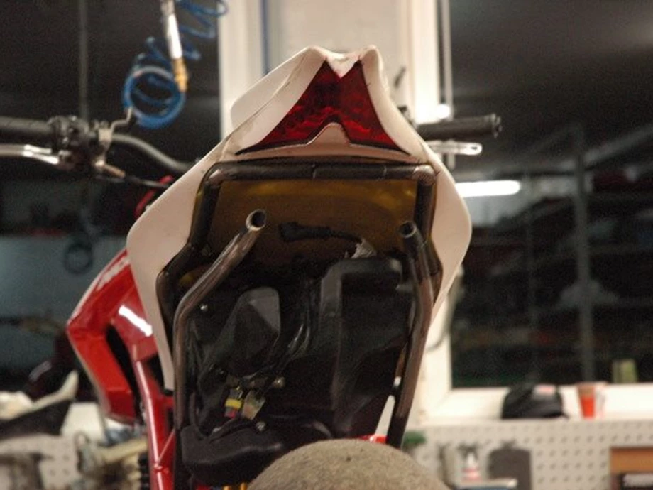 Rebuilt motorbike Ducati Hypermotard 1100 Evo SP Bild 21: Rebuilt motorbike Ducati Hypermotard 1100 Evo SP