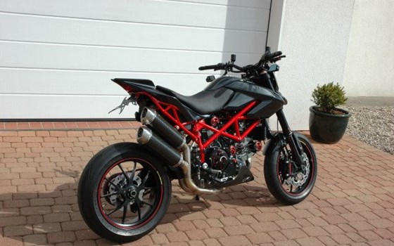 Umgebautes Motorrad Ducati Hypermotard 1100 Evo SP von Claus Carstens Zweiradhandel - Bild 6 Umgebautes Motorrad Ducati Hypermotard 1100 Evo SP von Claus Carstens Zweiradhandel - Bild 6