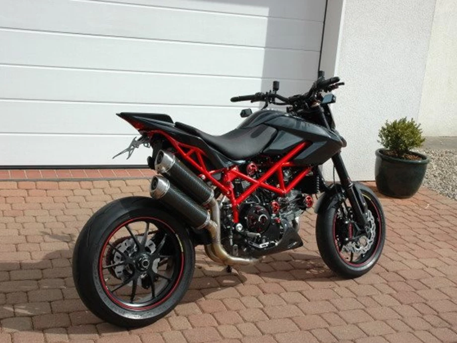 Rebuilt motorbike Ducati Hypermotard 1100 Evo SP Bild 6: Rebuilt motorbike Ducati Hypermotard 1100 Evo SP