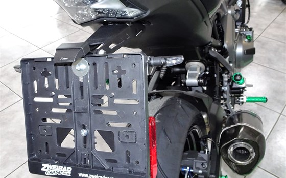 Umgebautes Motorrad Kawasaki Z900 von Zweiradcenter Steyr e.U., Peter Bührer - Bild 10 Umgebautes Motorrad Kawasaki Z900 von Zweiradcenter Steyr e.U., Peter Bührer - Bild 10
