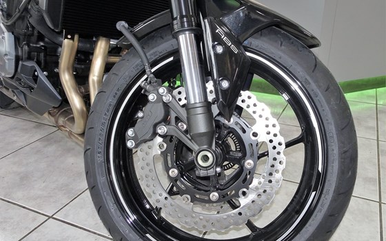 Umgebautes Motorrad Kawasaki Z900 von Zweiradcenter Steyr e.U., Peter Bührer - Bild 11 Umgebautes Motorrad Kawasaki Z900 von Zweiradcenter Steyr e.U., Peter Bührer - Bild 11