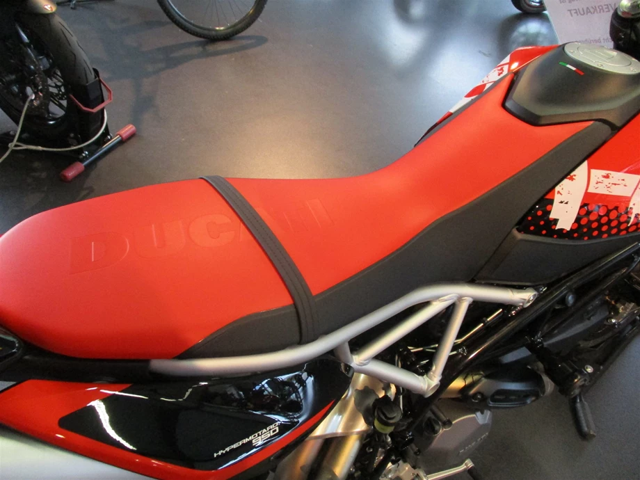 Umbgebautes Motorrad Ducati Hypermotard 950 RVE Bild 6: Umbgebautes Motorrad Ducati Hypermotard 950 RVE