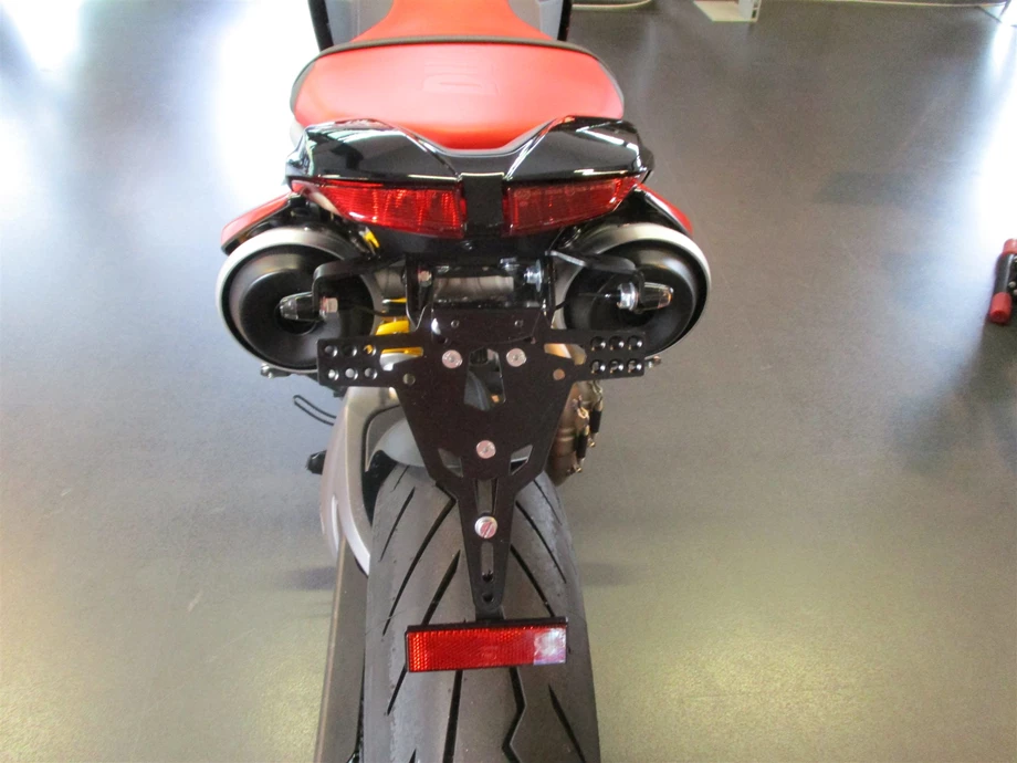 Umbgebautes Motorrad Ducati Hypermotard 950 RVE Bild 9: Umbgebautes Motorrad Ducati Hypermotard 950 RVE