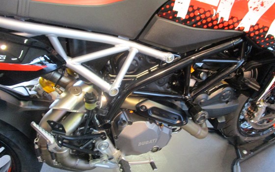 Umgebautes Motorrad Ducati Hypermotard 950 RVE von Team Wahlers GmbH - Bild 11 Umgebautes Motorrad Ducati Hypermotard 950 RVE von Team Wahlers GmbH - Bild 11