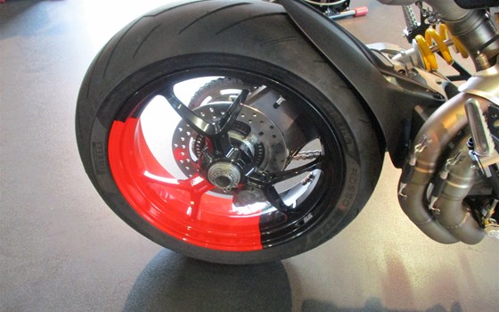 Umgebautes Motorrad Ducati Hypermotard 950 RVE von Team Wahlers GmbH - Bild 12 Umgebautes Motorrad Ducati Hypermotard 950 RVE von Team Wahlers GmbH - Bild 12
