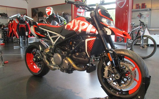 Umgebautes Motorrad Ducati Hypermotard 950 RVE von Team Wahlers GmbH - Bild 1 Umgebautes Motorrad Ducati Hypermotard 950 RVE von Team Wahlers GmbH - Bild 1