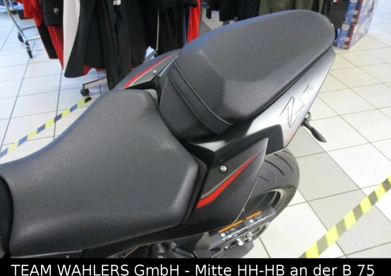 Umbgebautes Motorrad Kawasaki Z H2 Bild 5: Umbgebautes Motorrad Kawasaki Z H2
