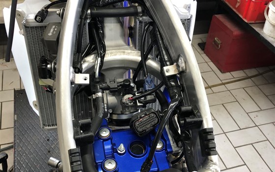 Umgebautes Motorrad Yamaha YZ450F von Lutz-Motorsport - Bild 12 Umgebautes Motorrad Yamaha YZ450F von Lutz-Motorsport - Bild 12
