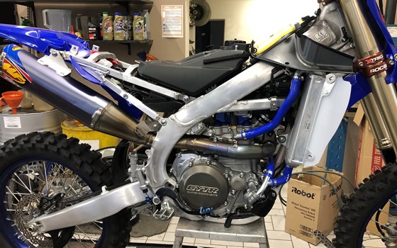 Umgebautes Motorrad Yamaha YZ450F von Lutz-Motorsport - Bild 8 Umgebautes Motorrad Yamaha YZ450F von Lutz-Motorsport - Bild 8
