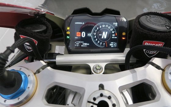 Umgebautes Motorrad Ducati Panigale V4 S von Witten u. Weber oHG - Bild 20 Umgebautes Motorrad Ducati Panigale V4 S von Witten u. Weber oHG - Bild 20
