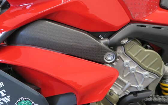 Umgebautes Motorrad Ducati Panigale V4 S von Witten u. Weber oHG - Bild 11 Umgebautes Motorrad Ducati Panigale V4 S von Witten u. Weber oHG - Bild 11
