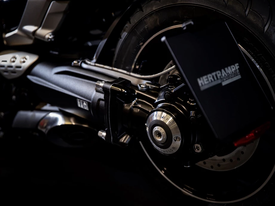 Umbgebautes Motorrad Triumph Rocket 3 GT Bild 16: Umbgebautes Motorrad Triumph Rocket 3 GT