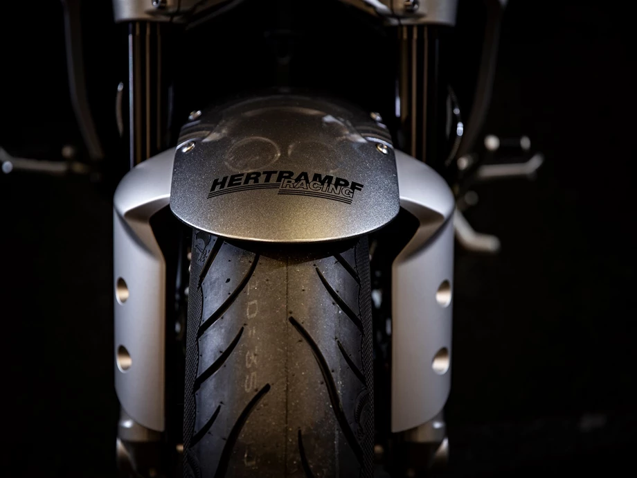 Umbgebautes Motorrad Triumph Rocket 3 GT Bild 29: Umbgebautes Motorrad Triumph Rocket 3 GT