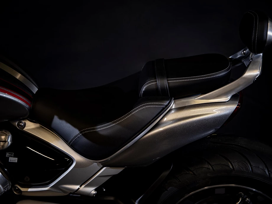 Umbgebautes Motorrad Triumph Rocket 3 GT Bild 30: Umbgebautes Motorrad Triumph Rocket 3 GT