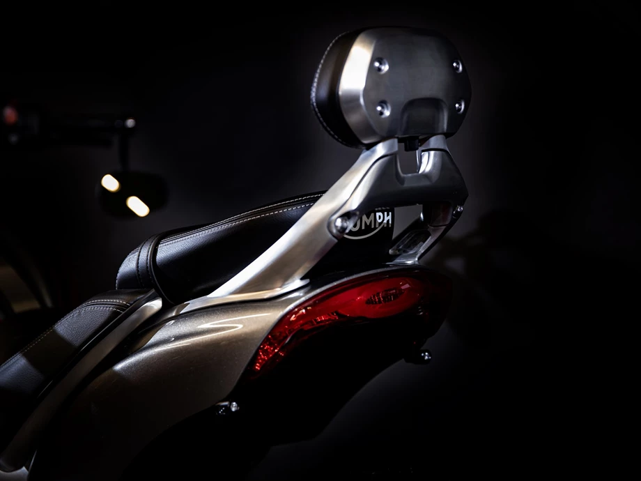 Umbgebautes Motorrad Triumph Rocket 3 GT Bild 8: Umbgebautes Motorrad Triumph Rocket 3 GT