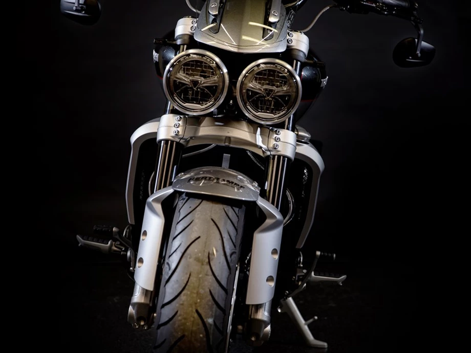 Umbgebautes Motorrad Triumph Rocket 3 GT Bild 10: Umbgebautes Motorrad Triumph Rocket 3 GT