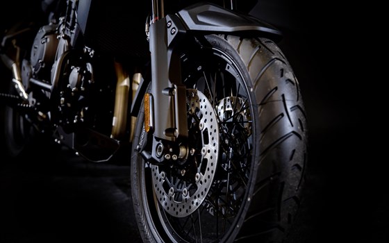 Umgebautes Motorrad Triumph Tiger 1200 Desert Edition von Triumph Emsland - Hertrampf Racing - Bild 13 Umgebautes Motorrad Triumph Tiger 1200 Desert Edition von Triumph Emsland - Hertrampf Racing - Bild 13