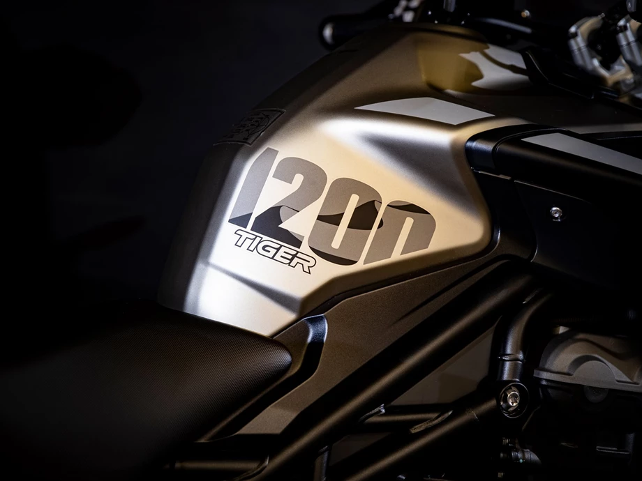 Umbgebautes Motorrad Triumph Tiger 1200 Desert Edition Bild 16: Umbgebautes Motorrad Triumph Tiger 1200 Desert Edition