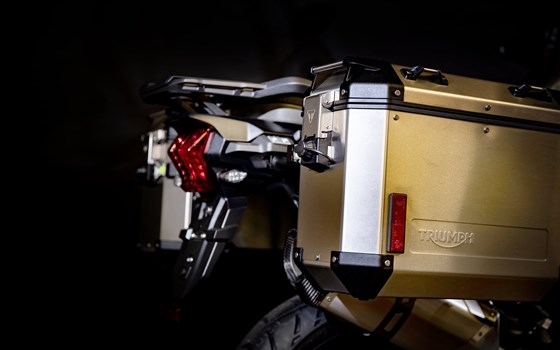 Umgebautes Motorrad Triumph Tiger 1200 Desert Edition von Triumph Emsland - Hertrampf Racing - Bild 19 Umgebautes Motorrad Triumph Tiger 1200 Desert Edition von Triumph Emsland - Hertrampf Racing - Bild 19