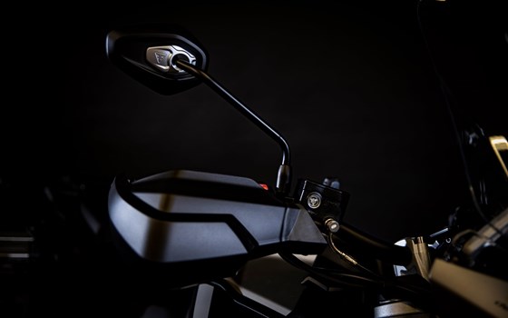 Umgebautes Motorrad Triumph Tiger 1200 Desert Edition von Triumph Emsland - Hertrampf Racing - Bild 6 Umgebautes Motorrad Triumph Tiger 1200 Desert Edition von Triumph Emsland - Hertrampf Racing - Bild 6