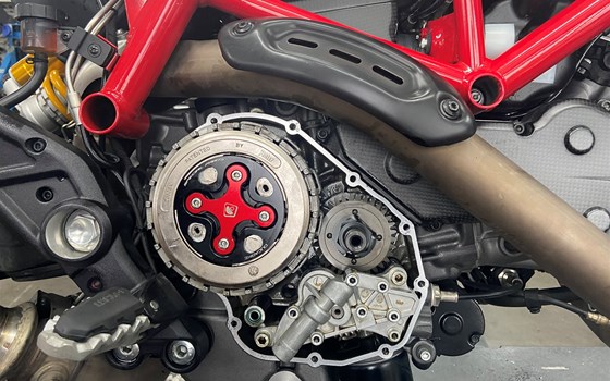 Umgebautes Motorrad Ducati Hypermotard 1100 Evo SP von Direct Performance - Bild 2 Umgebautes Motorrad Ducati Hypermotard 1100 Evo SP von Direct Performance - Bild 2