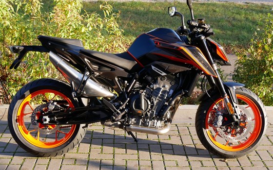 Umgebautes Motorrad KTM 790 Duke von motoroox GmbH - Bild 3 Umgebautes Motorrad KTM 790 Duke von motoroox GmbH - Bild 3