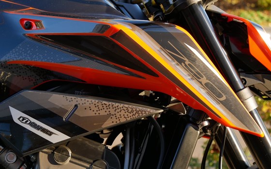 Umgebautes Motorrad KTM 790 Duke von motoroox GmbH - Bild 6 Umgebautes Motorrad KTM 790 Duke von motoroox GmbH - Bild 6